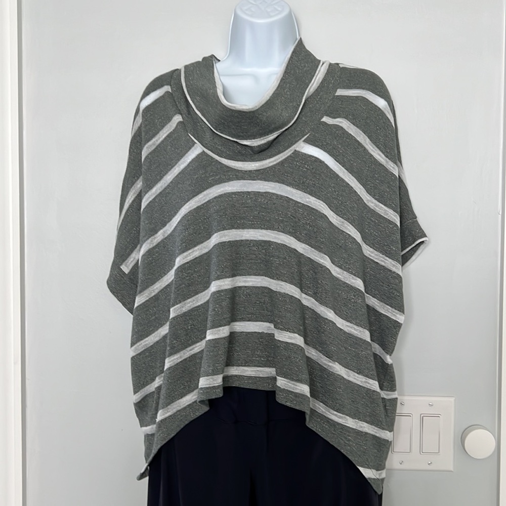 Splendid XS Cropped Poncho
